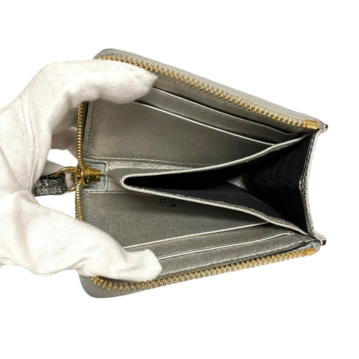 Gucci L-shaped Zipper Wallet Silver - Pre-owned