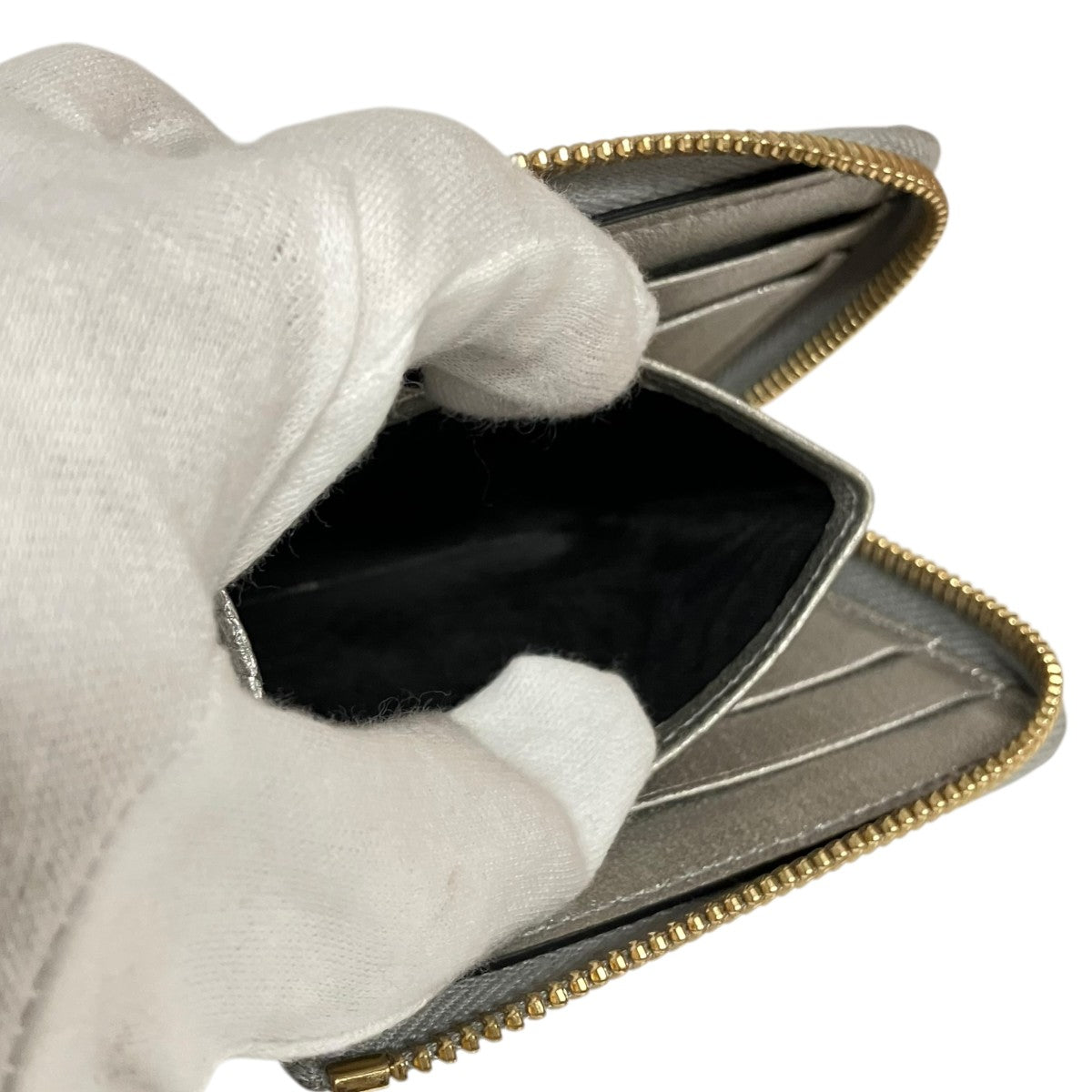 Gucci L-shaped Zipper Wallet Silver - Pre-owned