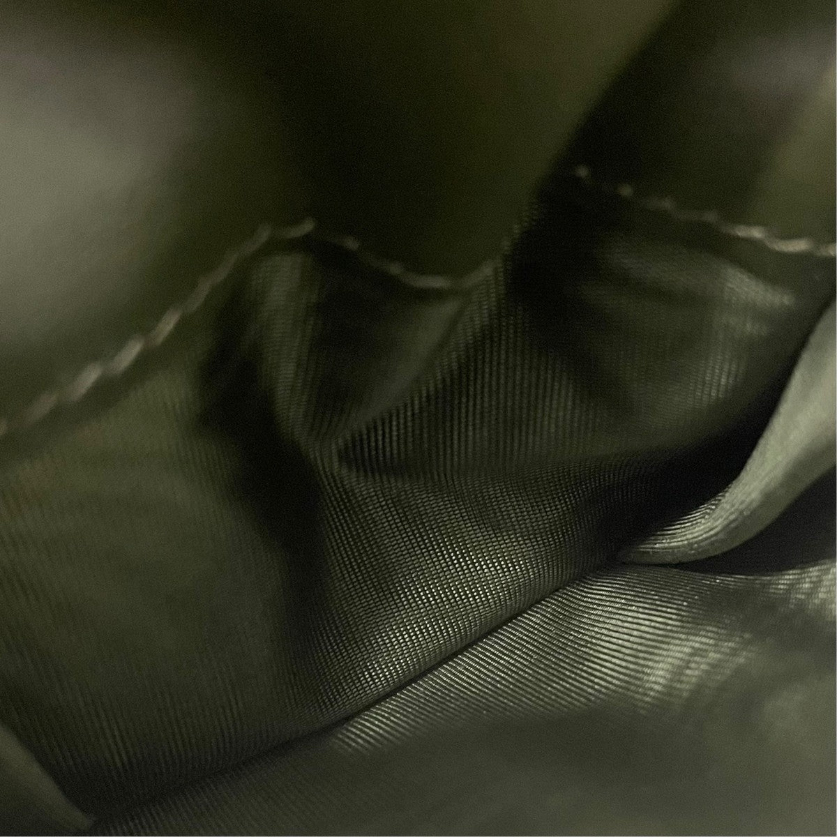 Prada Bifold Wallet Black / Green - Pre-owned