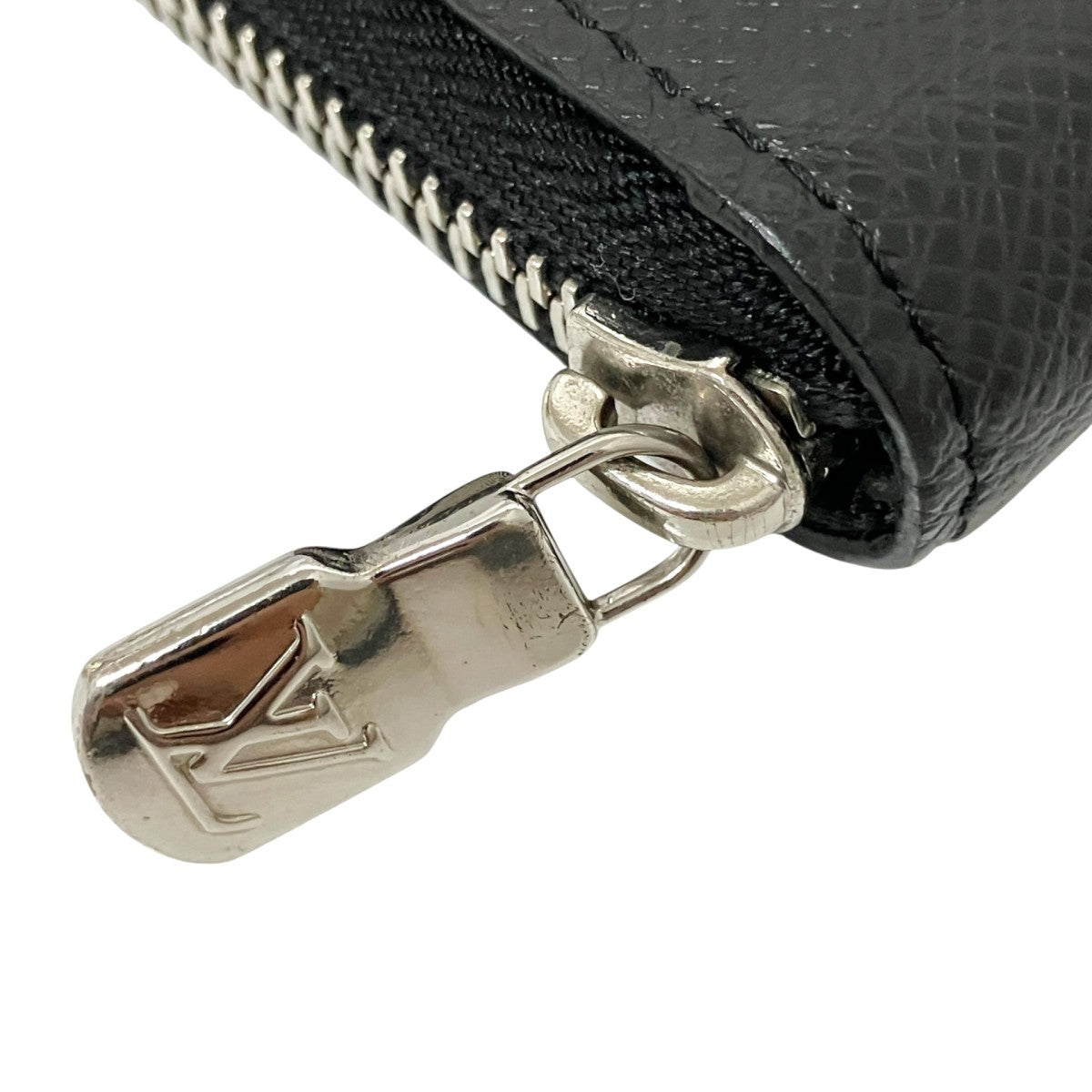 Louis Vuitton Taiga Zippy Wallet Vertical Round Zip Long Wallet Black - Pre-owned