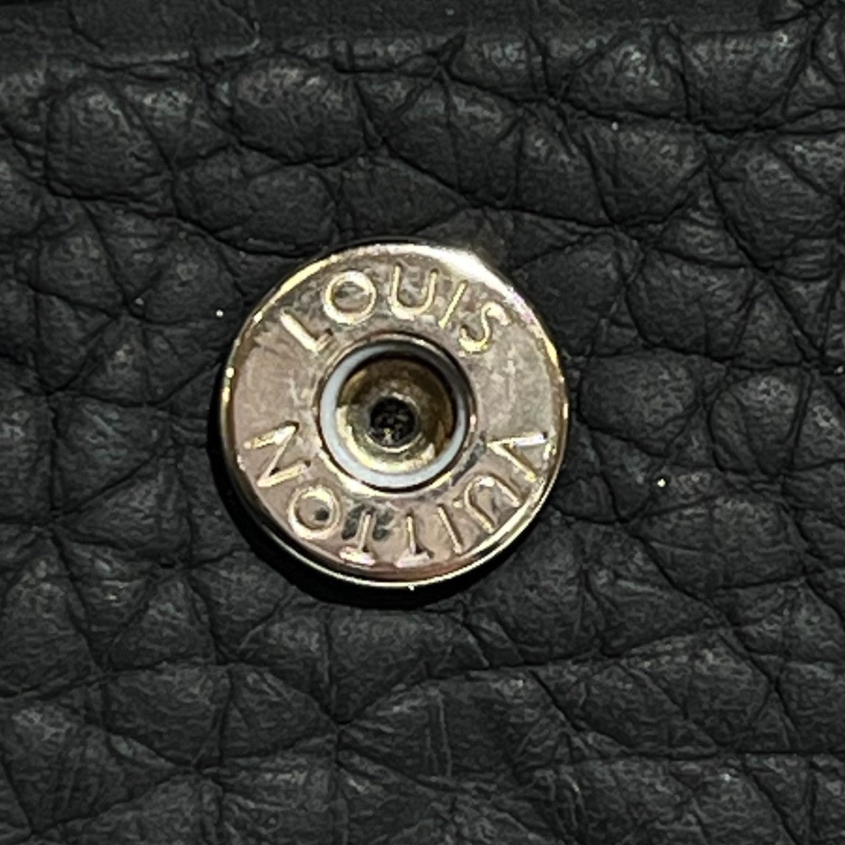 Louis Vuitton Portefeuille Pilot Compact Wallet Black - Pre-owned