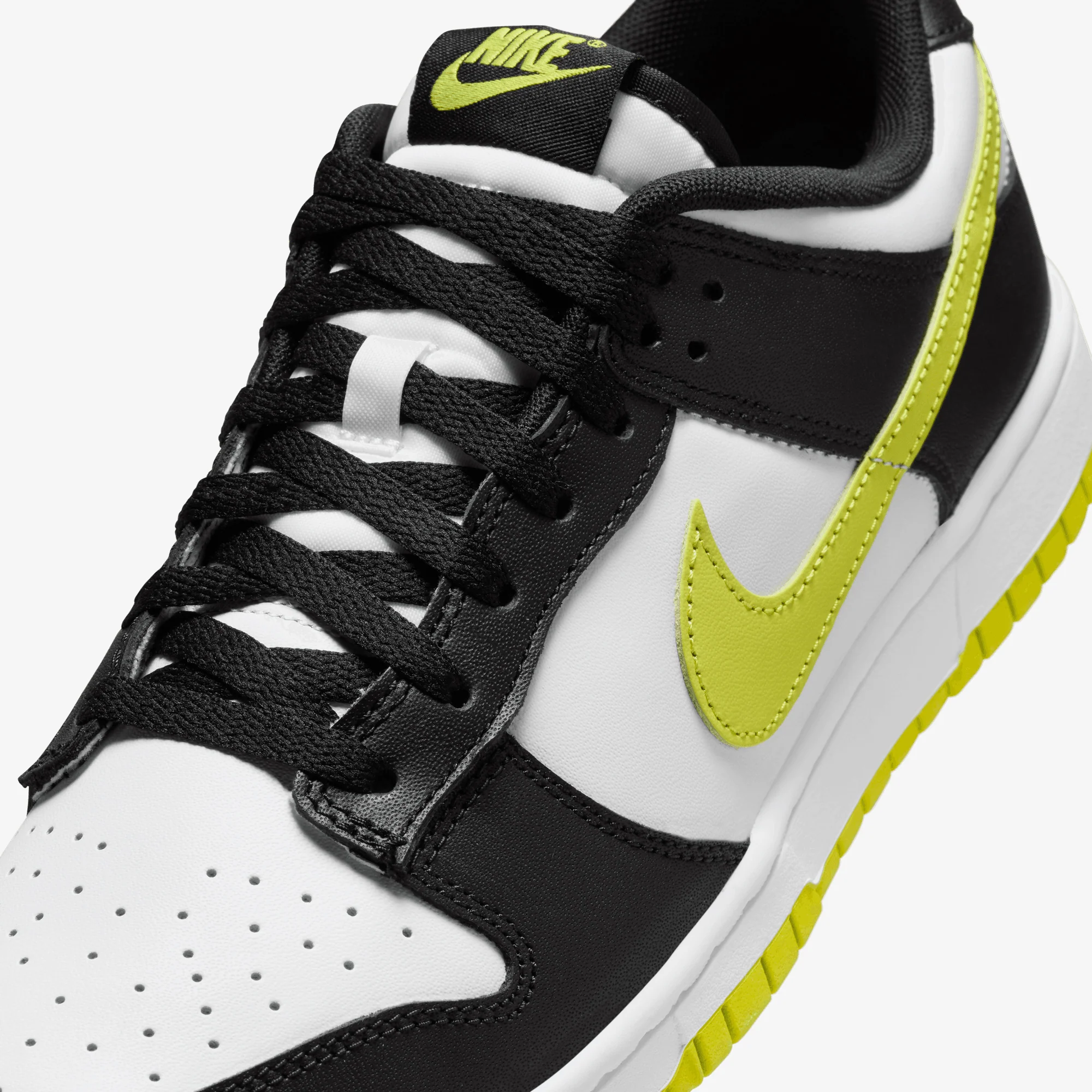 Nike Dunk Low Rare “Bright Cactus”