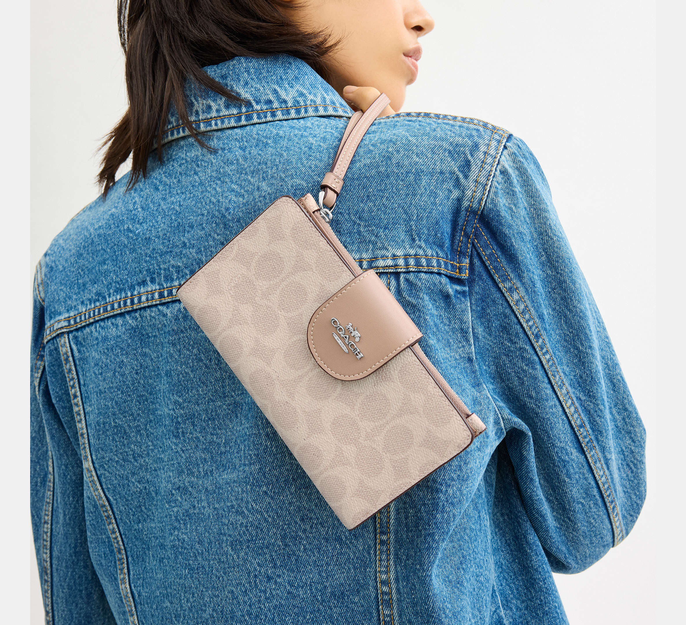 Phone Wallet In Signature Canvas Silver/Tan Black